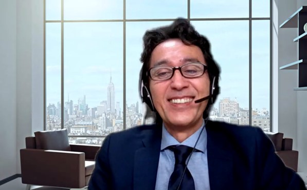 笑顔で語る後藤代表